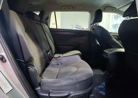 2021 Toyota Highlander L z USA, uszkodzony, nr VIN 5TDBZRBH3MS092794